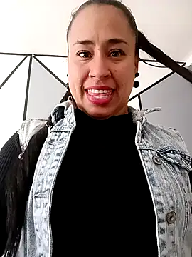 kamila lovee online show from October 22, 2025, 7:02 pm