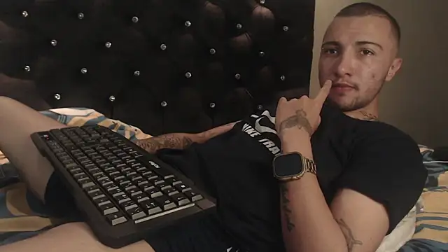 FemToMale online show from March 1, 2025, 11:47 pm