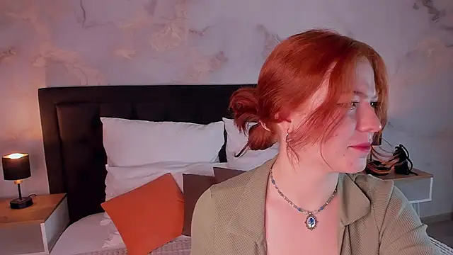 SophieOuld online show from February 4, 2025, 10:10 am