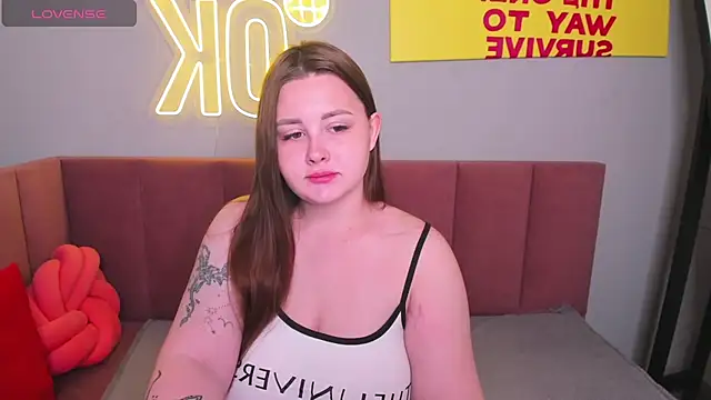 Snapshot of MargaretRoyy chatting on October 1, 2025, 2:06 am MargaretRoyy online show from October 1, 2025, 2:06 am