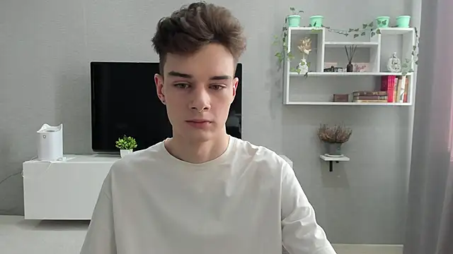 Snapshot of avegothy- chatting on February 4, 2025, 10:21 am avegothy- online show from February 4, 2025, 10:21 am