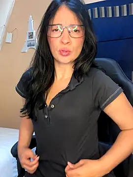 Snapshot of ValeriaVixen chatting on October 21, 2025, 8:09 pm ValeriaVixen online show from October 21, 2025, 8:09 pm