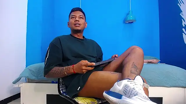 Saipadpuer30 online show from March 18, 2025, 3:42 pm