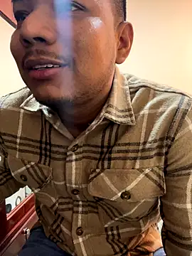 Snapshot of Saipadpuer30 chatting on October 12, 2025, 9:36 pm Saipadpuer30 online show from October 12, 2025, 9:36 pm