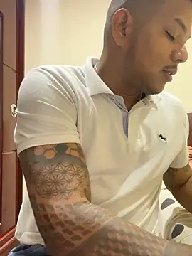 Snapshot of Saipadpuer30 chatting on October 19, 2025, 5:41 am Saipadpuer30 online show from October 19, 2025, 5:41 am