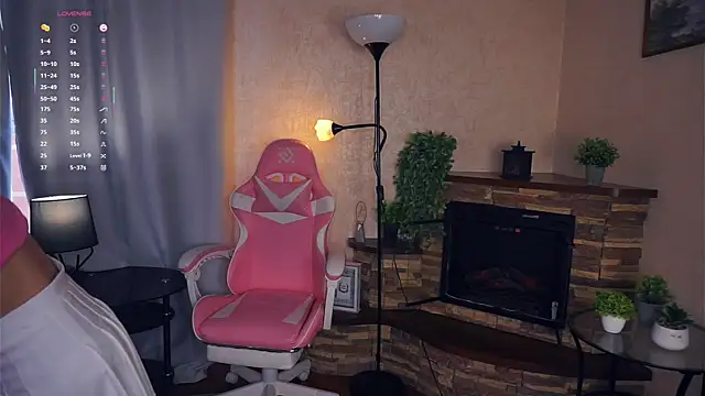 Snapshot of ErlinaBuoy chatting on September 24, 2025, 5:33 am ErlinaBuoy online show from September 24, 2025, 5:33 am