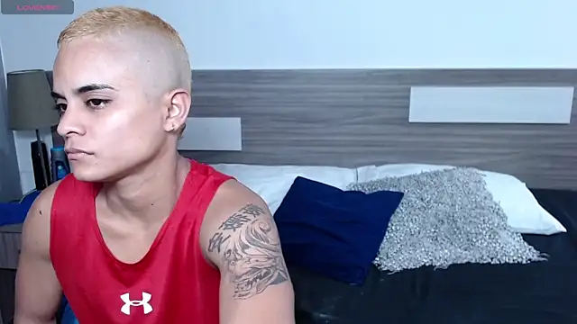 Liiamthompson online show from January 7, 2026, 9:56 am