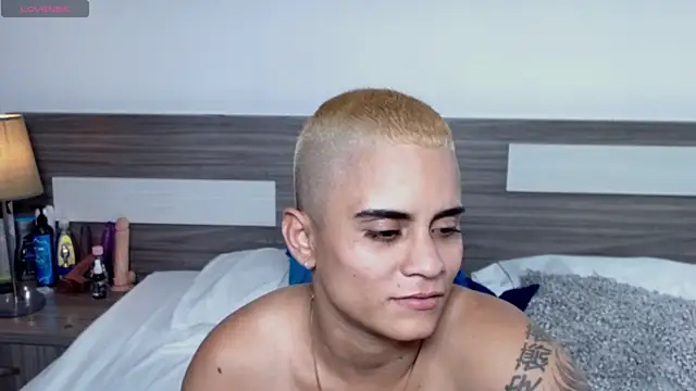 Liiamthompson online show from January 10, 2026, 11:09 pm