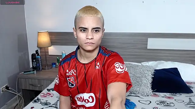 Liiamthompson online show from January 14, 2026, 9:15 am