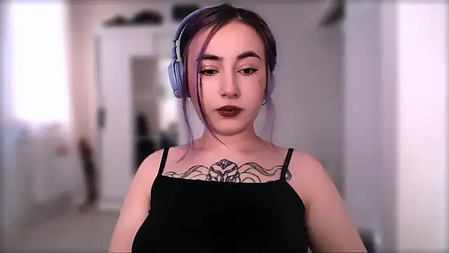 purplewitch online show from November 18, 2025, 9:36 am