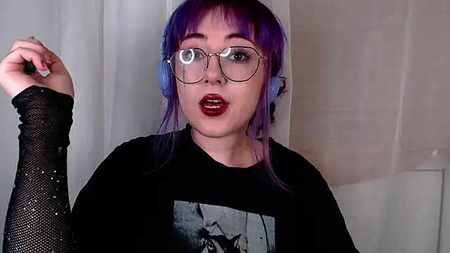 purplewitch online show from February 3, 2026, 12:20 am