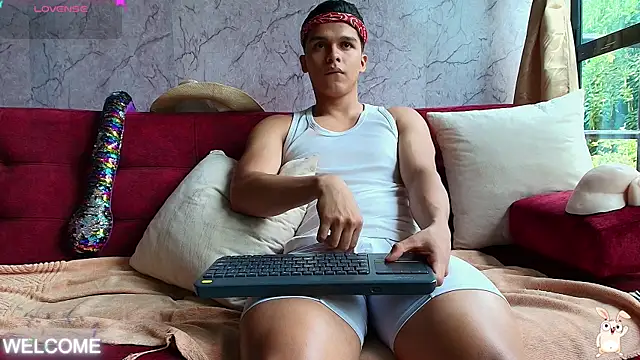 Snapshot of Dwayne_Brown chatting on October 25, 2025, 7:08 pm Dwayne Brown online show from October 25, 2025, 7:08 pm