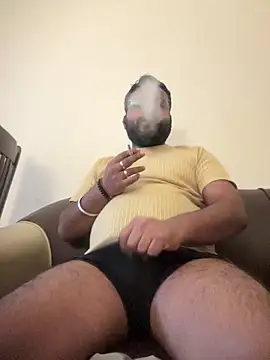 Snapshot of SoloChill chatting on April 5, 2026, 12:52 am SoloChill online show from April 5, 2026, 12:52 am