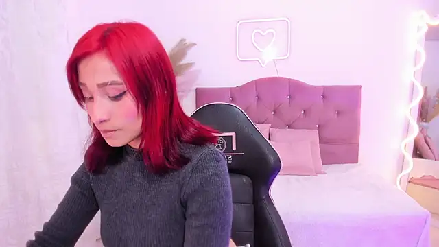 palmerfox tay online show from September 16, 2025, 3:18 am