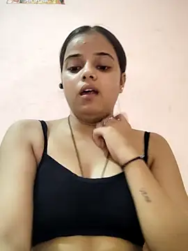 Snapshot of RAYI_123 chatting on September 16, 2025, 5:36 pm RAYI 123 online show from September 16, 2025, 5:36 pm