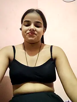 Snapshot of RAYI_123 chatting on October 7, 2025, 6:21 am RAYI 123 online show from October 7, 2025, 6:21 am