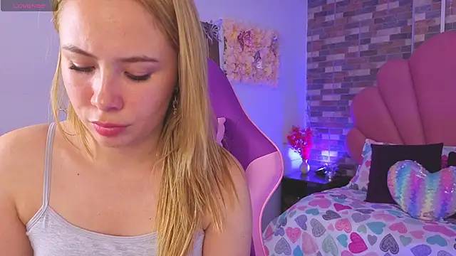 CherryDiamon online show from September 10, 2025, 7:47 pm