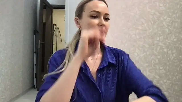 juciepussy  online show from February 20, 2025, 3:41 pm
