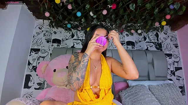 Snapshot of LucyRosse chatting on August 1, 2026, 11:09 am LucyRosse online show from August 1, 2026, 11:09 am