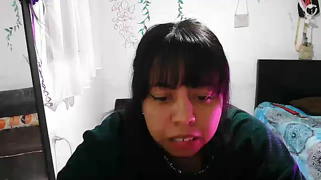 Snapshot of alexandraluv chatting on October 17, 2025, 11:07 pm alexandraluv online show from October 17, 2025, 11:07 pm