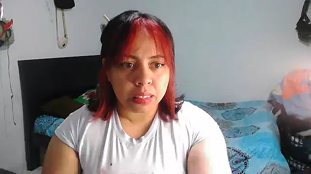 Snapshot of alexandraluv chatting on October 30, 2025, 2:13 am alexandraluv online show from October 30, 2025, 2:13 am