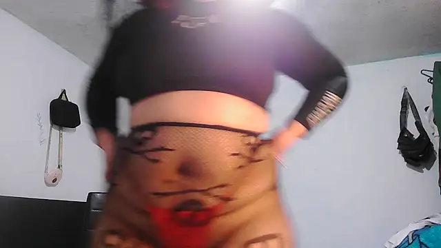 Snapshot of alexandraluv chatting on October 30, 2025, 10:10 pm alexandraluv online show from October 30, 2025, 10:10 pm