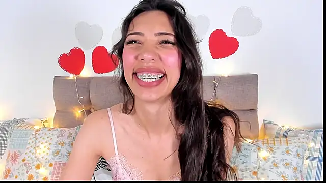 Miss veronicaa2 online show from February 12, 2025, 12:22 pm