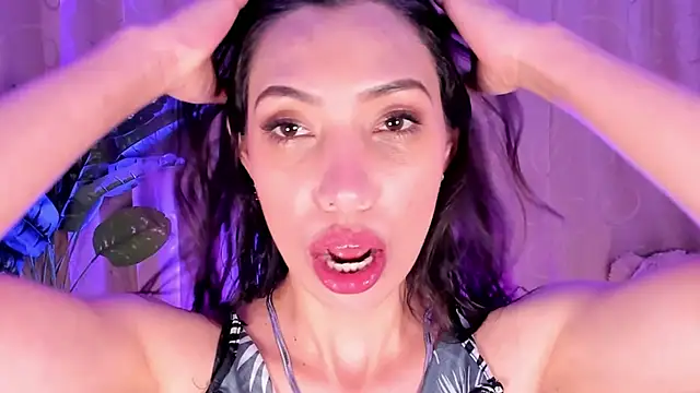 Miss veronicaa2 online show from May 26, 2026, 1:29 pm
