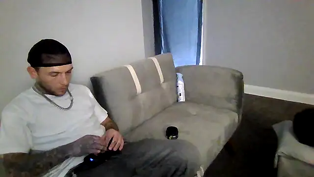 cruz815 online show from November 28, 2025, 7:05 pm