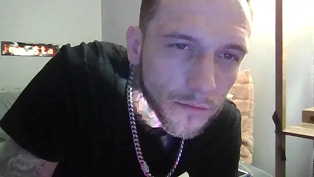 Snapshot of cruz815 chatting on May 12, 2026, 1:03 am cruz815 online show from May 12, 2026, 1:03 am