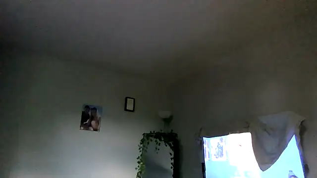 Snapshot of cruz815 chatting on June 19, 2026, 8:23 pm cruz815 online show from June 19, 2026, 8:23 pm
