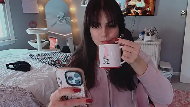 princesselysia online show from February 10, 2026, 4:11 pm