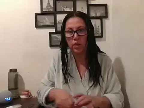 MirandaLatinaLovely online show from February 18, 2025, 1:54 am