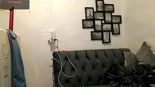 MirandaLatinaLovely online show from November 26, 2025, 3:13 pm