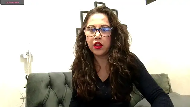 Snapshot of MirandaLatinaLovely chatting on February 7, 2026, 6:22 pm MirandaLatinaLovely online show from February 7, 2026, 6:22 pm