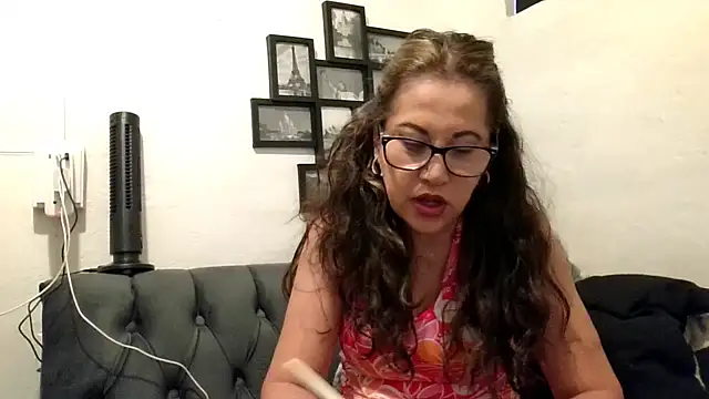 Snapshot of MirandaLatinaLovely chatting on February 19, 2026, 4:25 pm MirandaLatinaLovely online show from February 19, 2026, 4:25 pm