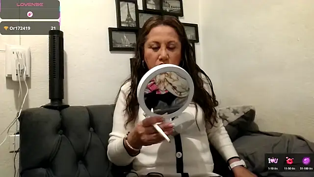 Snapshot of MirandaLatinaLovely chatting on March 3, 2026, 5:52 pm MirandaLatinaLovely online show from March 3, 2026, 5:52 pm