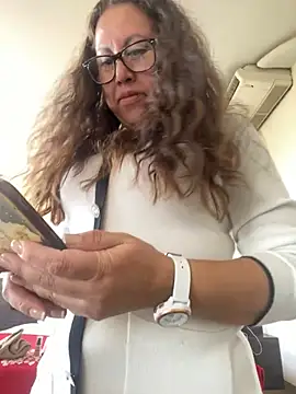 Snapshot of MirandaLatinaLovely chatting on March 20, 2026, 5:29 pm MirandaLatinaLovely online show from March 20, 2026, 5:29 pm