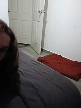MirandaLatinaLovely online show from July 14, 2026, 3:22 am