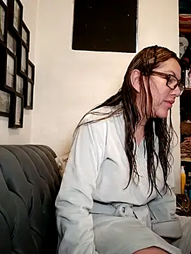 MirandaLatinaLovely online show from July 30, 2026, 4:17 pm
