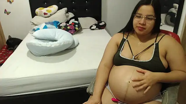 Snapshot of kylie_switch2 chatting on October 15, 2025, 11:27 pm kylie switch2 online show from October 15, 2025, 11:27 pm