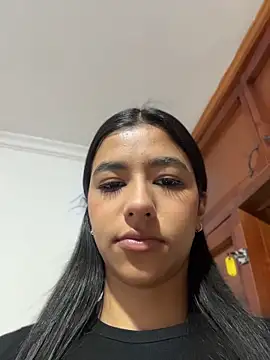 eva roseee online show from May 15, 2026, 1:01 am