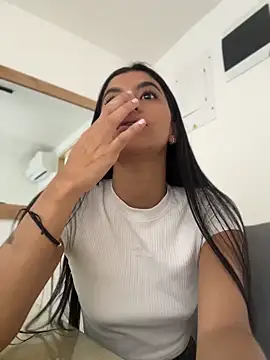 eva roseee online show from May 25, 2026, 6:58 pm
