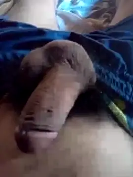 Snapshot of CuttableBuyout chatting on October 31, 2025, 7:15 pm CuttableBuyout online show from October 31, 2025, 7:15 pm