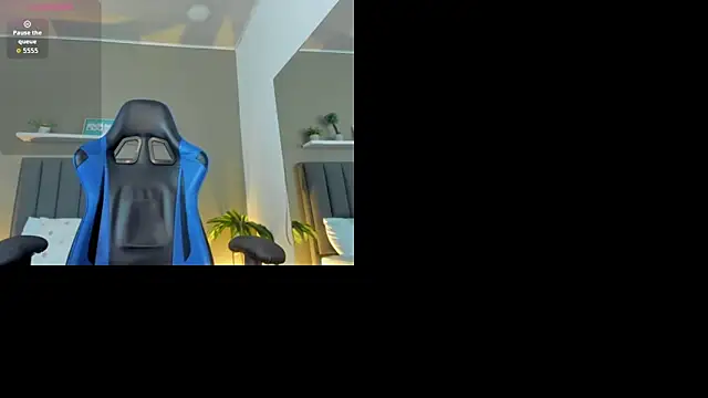 alessia leroy online show from March 10, 2026, 8:25 pm