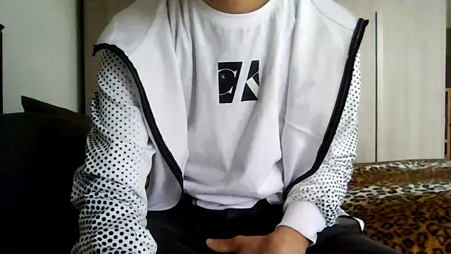 tommyboyteen online show from March 22, 2025, 8:18 am