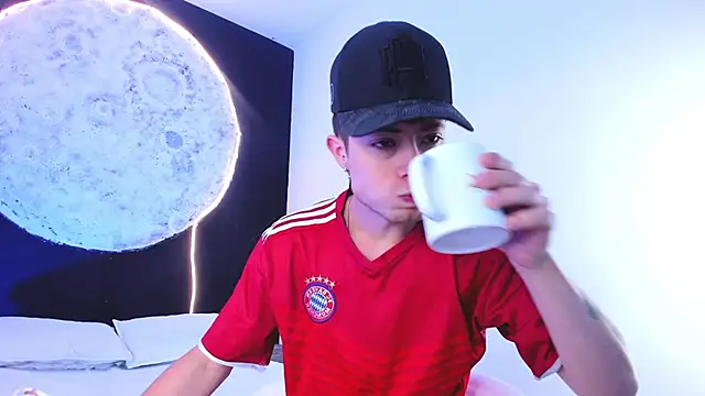 marcuscollins1  online show from November 16, 2025, 2:11 pm