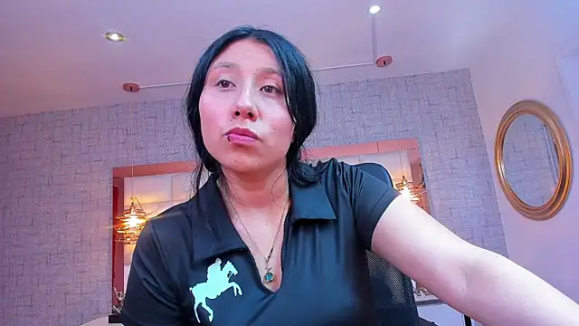 Nohemi louse online show from May 6, 2026, 7:30 pm