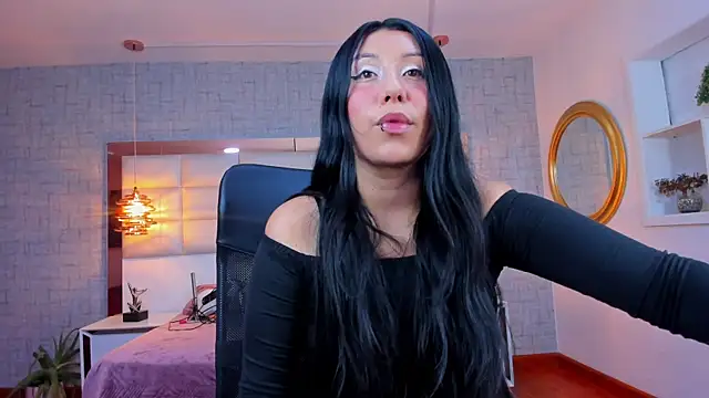 Snapshot of Nohemi_louse chatting on July 1, 2026, 7:13 pm Nohemi louse online show from July 1, 2026, 7:13 pm