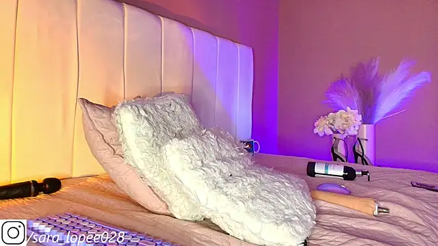 sara lopee1 online show from March 15, 2025, 1:29 pm